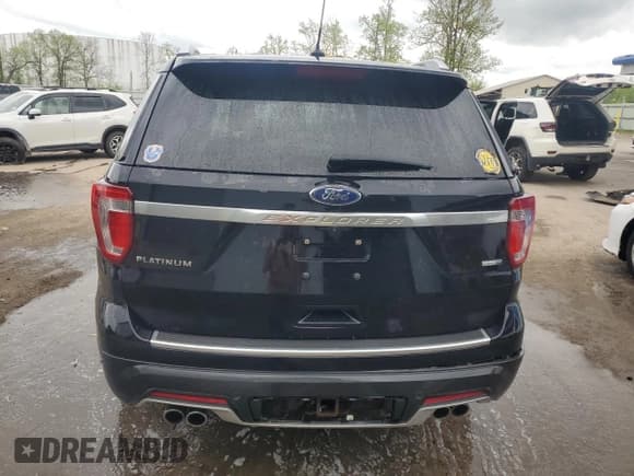 ✅ 2019 Ford Explorer Platinum • VIN: 1FM5K8HT6KGA57340 • Lot: 57038705. Wystawiony na Copart z przebiegiem 83 225 mil. Bezpłatny archiwum sprzedaży aukcyjnych z USA i szczegółowy raport historii pojazdu na DreamBid. Zdjęcie 6.