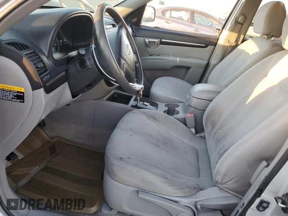✅ 2007 Hyundai Santa Fe GLS • VIN: 5NMSG13D97H092227 • Lot: 82208244. Listed on Copart with 200,094 mi. Free auction sales archive from the USA and detailed vehicle history report at DreamBid. Image 7.