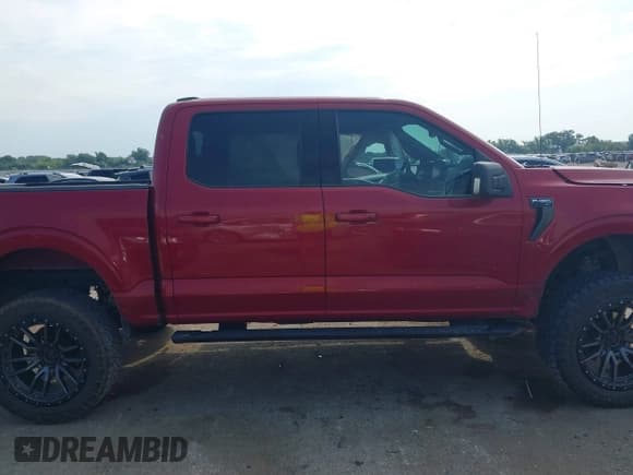 ✅ 2021 Ford F-150 XL • VIN: 1FTFW1E52MKD32437 • Lot: 43081033. Wystawiony na IAAI z przebiegiem 113 143 mil. Bezpłatny archiwum sprzedaży aukcyjnych z USA i szczegółowy raport historii pojazdu na DreamBid. Zdjęcie 13.