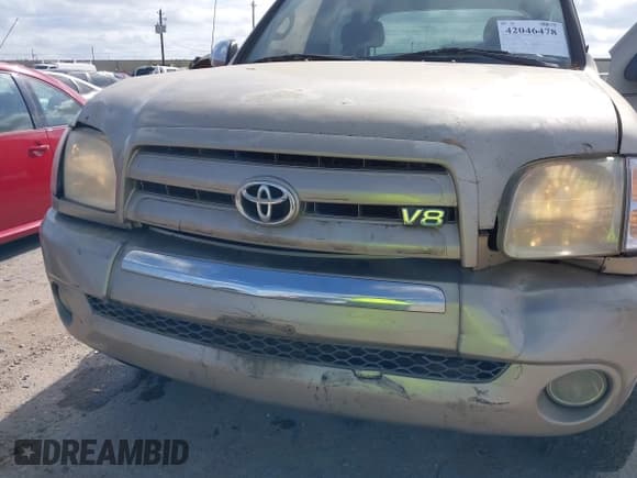 ✅ 2004 Toyota Tundra SR5 • VIN: 5TBET34154S456850 • Lot: 42046478. Listed on IAAI with 190,574 mi. Free auction sales archive from the USA and detailed vehicle history report at DreamBid. Image 12.