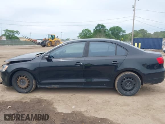 ✅ 2011 Volkswagen Jetta SE • VIN: 3VWDX7AJ5BM319162 • Lot: 42565431. Wystawiony na IAAI z przebiegiem 157 560 mil. Bezpłatny archiwum sprzedaży aukcyjnych z USA i szczegółowy raport historii pojazdu na DreamBid. Zdjęcie 14.