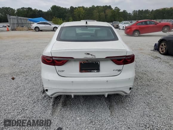 ✅ 2022 Jaguar XF R-Dynamic SE • VIN: SAJBL4GX5NCY91887 • Лот: 68180464. Опубликован ранее на Copart с пробегом 6 496 миль. Бесплатный доступ к архиву аукционных продаж из США и подробный отчёт об истории автомобиля на DreamBid. Изображение 6.