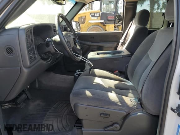 ✅ 2003 GMC Sierra 1500 • VIN: 1GTEC19T93E365042 • Лот: 85345005. Опубликован ранее на Copart с пробегом 200 878 миль. Бесплатный доступ к архиву аукционных продаж из США и подробный отчёт об истории автомобиля на DreamBid. Изображение 7.