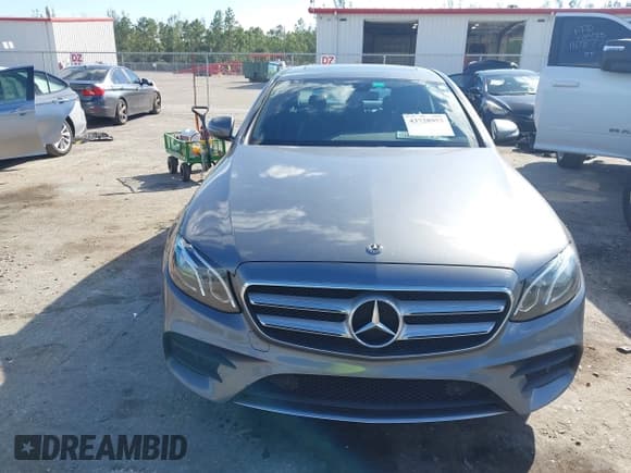 ✅ 2018 Mercedes-Benz E 300 • VIN: WDDZF4KBXJA317975 • Lot: 43728953. Listed on IAAI with 54,923 mi. Free auction sales archive from the USA and detailed vehicle history report at DreamBid. Image 6.