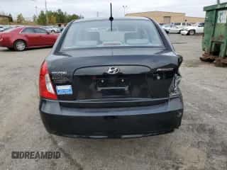 2008 Hyundai Accent GLS z VIN KMHCN46C88U277079, wystawiony jako Copart lot #77453424 z przebiegiem 63 933 mil mil oraz Szkoda całkowita • Salvage title. Historia ofert i sprzedaży dostępna na DreamBid. Obrazek 6.