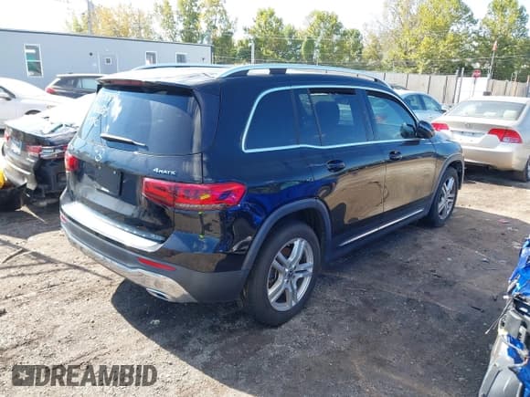 ✅ 2021 Mercedes-Benz GLB 250 • VIN: W1N4M4HB2MW103144 • Lot: 43449904. Wystawiony na IAAI z przebiegiem 61 113 mil. Bezpłatny archiwum sprzedaży aukcyjnych z USA i szczegółowy raport historii pojazdu na DreamBid. Zdjęcie 4.