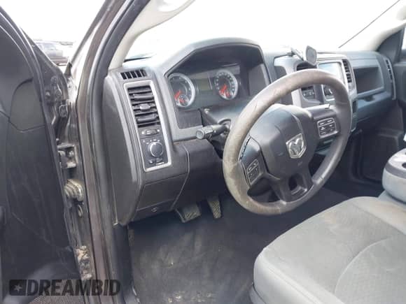 2019 Ram 1500 Tradesman z VIN 1C6RR6FT5KS741972, wystawiony jako IAAI lot #43344248 z przebiegiem 119 411 mil mil oraz . Historia ofert i sprzedaży dostępna na DreamBid. Obrazek 20.