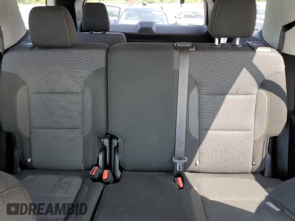 ✅ 2021 Chevrolet Traverse LT Cloth • VIN: 1GNEVMKW7MJ184196 • Lot: 70332414. Wystawiony na Copart z przebiegiem 70 624 mil. Bezpłatny archiwum sprzedaży aukcyjnych z USA i szczegółowy raport historii pojazdu na DreamBid. Zdjęcie 10.