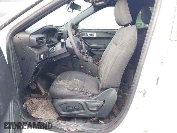 ✅ 2021 Ford Police Interceptor Utility • VIN: 1FM5K8AB6MGA08417 • Lot: 87798825. Wystawiony na Copart z przebiegiem Nie podano. Bezpłatny archiwum sprzedaży aukcyjnych z USA i szczegółowy raport historii pojazdu na DreamBid. Zdjęcie 7.