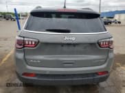 ✅ 2022 Jeep Compass Limited • VIN: 3C4NJDCBXNT135004 • Lot: 57718525. Wystawiony na Copart z przebiegiem 24 057 mil. Bezpłatny archiwum sprzedaży aukcyjnych z USA i szczegółowy raport historii pojazdu na DreamBid. Zdjęcie 6.