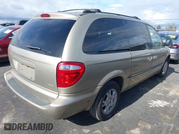 ✅ 2002 Dodge Caravan EX • VIN: 2B4GP74L32R506564 • Лот: 43577492. Опубликован ранее на IAAI с пробегом 170 499 миль. Бесплатный доступ к архиву аукционных продаж из США и подробный отчёт об истории автомобиля на DreamBid. Изображение 4.