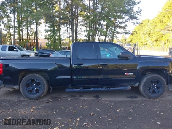 ✅ 2019 Chevrolet Silverado 1500 LT • VIN: 2GCVKPEC7K1217712 • Lot: 43382960. Wystawiony na IAAI z przebiegiem 84 088 mil. Bezpłatny archiwum sprzedaży aukcyjnych z USA i szczegółowy raport historii pojazdu na DreamBid. Zdjęcie 13.