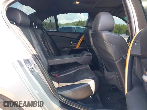 ✅ 2006 BMW 5 Series M5 • VIN: WBSNB93596B581998 • Lot: 42402757. Listed on IAAI with 104,345 mi. Free auction sales archive from the USA and detailed vehicle history report at DreamBid. Image 8.