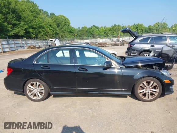 ✅ 2012 Mercedes-Benz C 300 Sport • VIN: WDDGF8BB3CR202198 • Lot: 42403379. Listed on IAAI with 137,621 mi. Free auction sales archive from the USA and detailed vehicle history report at DreamBid. Image 13.