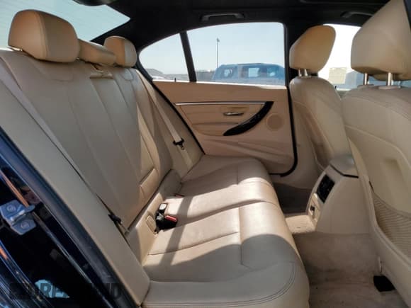 ✅ 2016 BMW 3 Series 328d • VIN: WBA8E5C5XGK388357 • Лот: 55720974. Опубликован ранее на Copart с пробегом 194 778 миль. Бесплатный доступ к архиву аукционных продаж из США и подробный отчёт об истории автомобиля на DreamBid. Изображение 10.