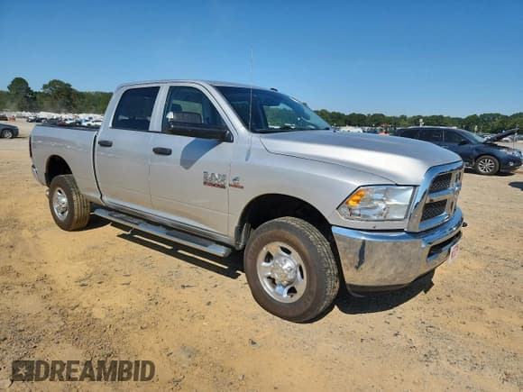 ✅ 2013 Ram 2500 Tradesman • VIN: 3C6UR5CL9DG527151 • Lot: 71719925. Listed on Copart with 104,457 mi. Free auction sales archive from the USA and detailed vehicle history report at DreamBid. Image 4.