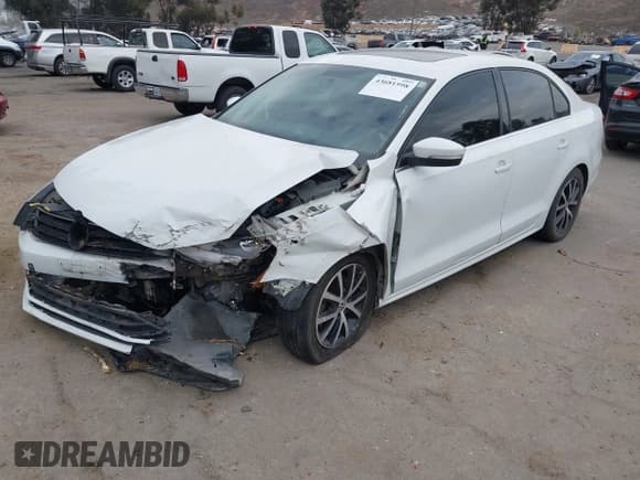 ✅ 2017 Volkswagen Jetta SE • VIN: 3VWDB7AJ3HM227815 • Лот: 43681598. Опубликован ранее на IAAI с пробегом 157 235 миль. Бесплатный доступ к архиву аукционных продаж из США и подробный отчёт об истории автомобиля на DreamBid. Изображение 2.