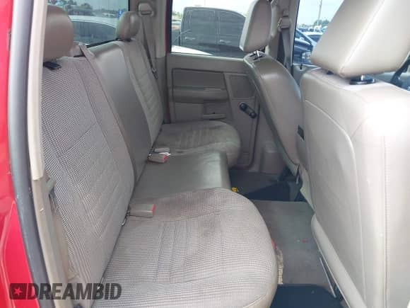 2007 Dodge 1500 ST z VIN 1D7HA18K37J537497, wystawiony jako IAAI lot #42704294 z przebiegiem 206 168 mil mil oraz . Historia ofert i sprzedaży dostępna na DreamBid. Obrazek 8.