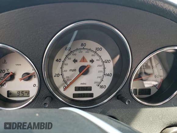 ✅ 2002 Mercedes-Benz SLK 230 Kompressor • VIN: WDBKK49F32F243947 • Лот: 68308554. Опубликован ранее на Copart с пробегом 60 116 миль. Бесплатный доступ к архиву аукционных продаж из США и подробный отчёт об истории автомобиля на DreamBid. Изображение 9.