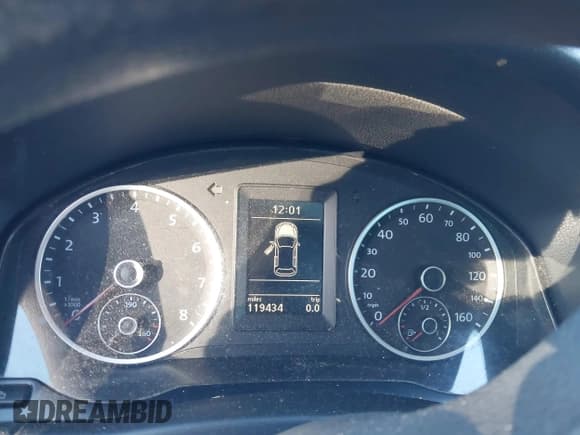 ✅ 2012 Volkswagen Tiguan S • VIN: WVGAV7AX3CW525626 • Лот: 43679915. Опубликован ранее на IAAI с пробегом 119 434 миль. Бесплатный доступ к архиву аукционных продаж из США и подробный отчёт об истории автомобиля на DreamBid. Изображение 7.