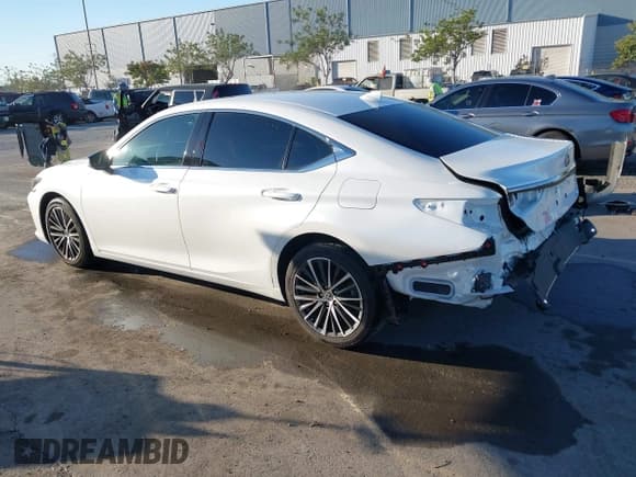 ✅ 2023 Lexus ES 350 • VIN: 58ADZ1B18PU155941 • Lot: 43503696. Listed on IAAI with 32,946 mi. Free auction sales archive from the USA and detailed vehicle history report at DreamBid. Image 3.
