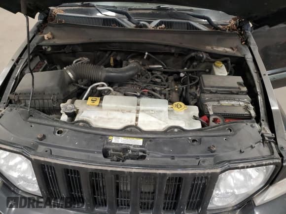 ✅ 2010 Jeep Liberty Sport • VIN: 1J4PN2GK7AW162512 • Lot: 92085285. Listed on Copart with 182,233 mi. Free auction sales archive from the USA and detailed vehicle history report at DreamBid. Image 12.