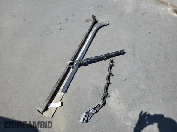 ✅ 2017 Jaguar XE 35t Premium • VIN: SAJAD4BV0HA965165 • Лот: 67036055. Опубликован ранее на Copart с пробегом 64 993 миль. Бесплатный доступ к архиву аукционных продаж из США и подробный отчёт об истории автомобиля на DreamBid. Изображение 12.