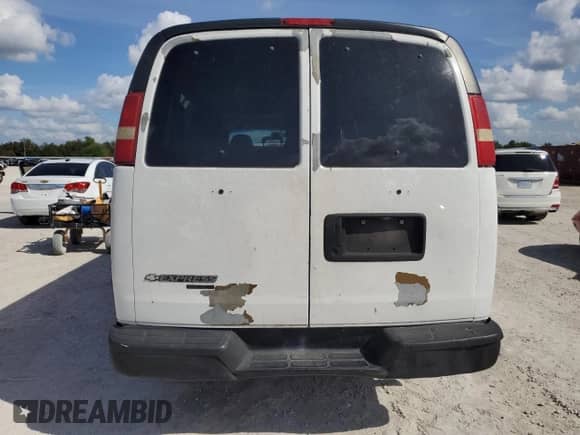 2008 Chevrolet Express Passenger with VIN 1GAHG39KX81165573, listed as a Copart auction lot 84707104 with 367,543 mi miles and Non repairable. Bid and sale history available at DreamBid. Image 6.