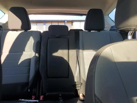 ✅ 2015 Ford C-Max SE • VIN: 1FADP5AU7FL107488 • Lot: 86838675. Wystawiony na Copart z przebiegiem 172 551 mil. Bezpłatny archiwum sprzedaży aukcyjnych z USA i szczegółowy raport historii pojazdu na DreamBid. Zdjęcie 10.