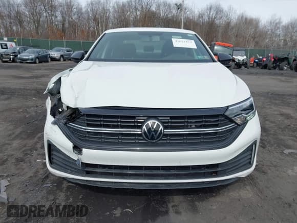 ✅ 2022 Volkswagen Jetta Sport • VIN: 3VWBM7BU6NM027274 • Lot: 41622615. Listed on IAAI with 21,417 mi. Free auction sales archive from the USA and detailed vehicle history report at DreamBid. Image 12.