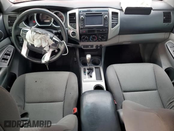 ✅ 2013 Toyota Tacoma • VIN: 3TMLU4ENXDM107654 • Lot: 86647405. Wystawiony na Copart z przebiegiem 297 923 mil. Bezpłatny archiwum sprzedaży aukcyjnych z USA i szczegółowy raport historii pojazdu na DreamBid. Zdjęcie 8.