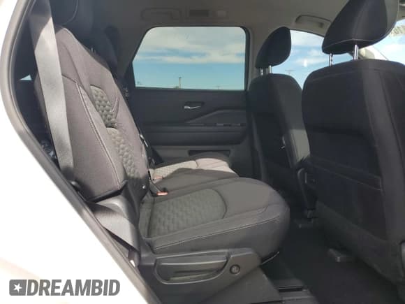 ✅ 2022 Nissan Pathfinder SV • VIN: 5N1DR3BA0NC235000 • Lot: 90615115. Wystawiony na Copart z przebiegiem 54 103 mil. Bezpłatny archiwum sprzedaży aukcyjnych z USA i szczegółowy raport historii pojazdu na DreamBid. Zdjęcie 11.