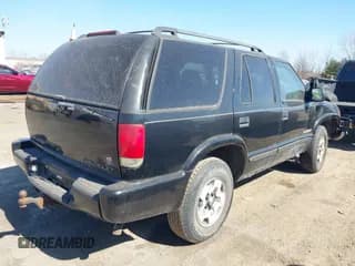 ✅ 2002 Chevrolet Blazer LS • VIN: 1GNDT13W22K220656 • Lot: 41736429. Wystawiony na IAAI z przebiegiem Nie podano. Bezpłatny archiwum sprzedaży aukcyjnych z USA i szczegółowy raport historii pojazdu na DreamBid. Zdjęcie 4.