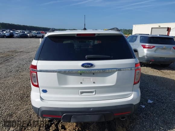 ✅ 2014 Ford Explorer • VIN: 1FM5K7B83EGB84520 • Lot: 41962966. Wystawiony na IAAI z przebiegiem 133 118 mil. Bezpłatny archiwum sprzedaży aukcyjnych z USA i szczegółowy raport historii pojazdu na DreamBid. Zdjęcie 16.