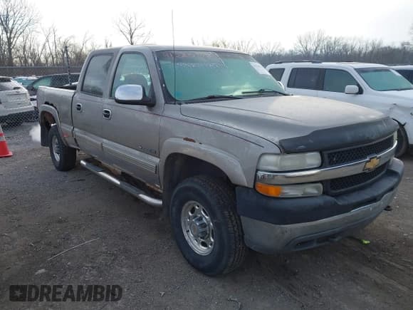 ✅ 2001 Chevrolet Silverado 2500HD LS • VIN: 1GCHK23U81F141792 • Лот: 41220878. Опубликован ранее на IAAI с пробегом 178 278 миль. Бесплатный доступ к архиву аукционных продаж из США и подробный отчёт об истории автомобиля на DreamBid. Изображение 1.