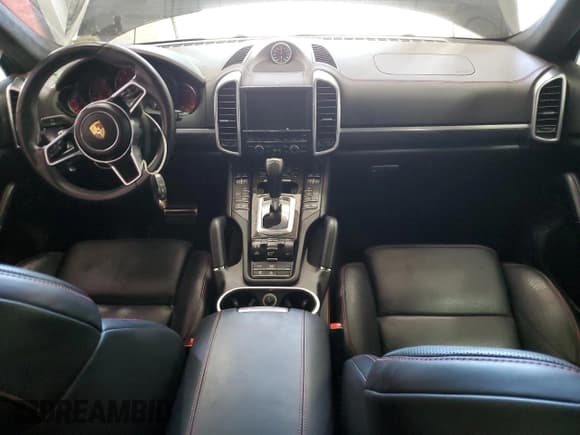 ✅ 2016 Porsche Cayenne Turbo • VIN: WP1AC2A27GLA88351 • Lot: 55738385. Wystawiony na Copart z przebiegiem Nie podano. Bezpłatny archiwum sprzedaży aukcyjnych z USA i szczegółowy raport historii pojazdu na DreamBid. Zdjęcie 8.