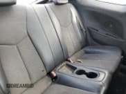 ✅ 2015 Hyundai Veloster • VIN: KMHTC6AD0FU230773 • Lot: 79381334. Wystawiony na Copart z przebiegiem 118 578 mil. Bezpłatny archiwum sprzedaży aukcyjnych z USA i szczegółowy raport historii pojazdu na DreamBid. Zdjęcie 10.