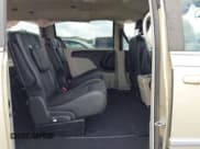 ✅ 2011 Chrysler Town & Country Touring L • VIN: 2A4RR8DG0BR703927 • Lot: 42908838. Wystawiony na IAAI z przebiegiem 92 465 mil. Bezpłatny archiwum sprzedaży aukcyjnych z USA i szczegółowy raport historii pojazdu na DreamBid. Zdjęcie 8.