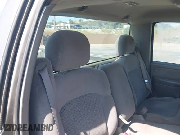 ✅ 2000 Chevrolet Silverado 1500 • VIN: 1GCEK14W8YZ370561 • Lot: 42443955. Listed on IAAI with 106,903 mi. Free auction sales archive from the USA and detailed vehicle history report at DreamBid. Image 8.