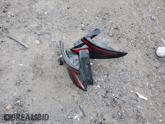 ✅ 2023 Hyundai Tucson SEL • VIN: 5NMJFCAE9PH238728 • Lot: 71642674. Wystawiony na Copart z przebiegiem 28 333 mil. Bezpłatny archiwum sprzedaży aukcyjnych z USA i szczegółowy raport historii pojazdu na DreamBid. Zdjęcie 15.