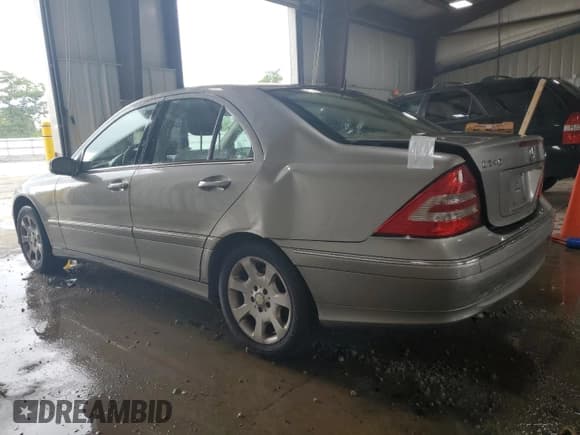 ✅ 2005 Mercedes-Benz C 240 • VIN: WDBRF81J15F665925 • Lot: 65259955. Wystawiony na Copart z przebiegiem 72 379 mil. Bezpłatny archiwum sprzedaży aukcyjnych z USA i szczegółowy raport historii pojazdu na DreamBid. Zdjęcie 2.