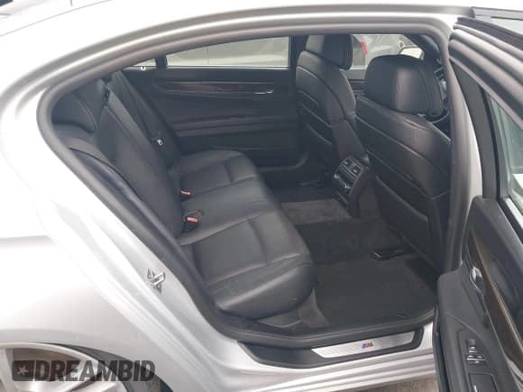 ✅ 2012 BMW 7 Series 740Li • VIN: WBAKB4C53CC576392 • Лот: 43600085. Опубликован ранее на IAAI с пробегом 136 879 миль. Бесплатный доступ к архиву аукционных продаж из США и подробный отчёт об истории автомобиля на DreamBid. Изображение 8.