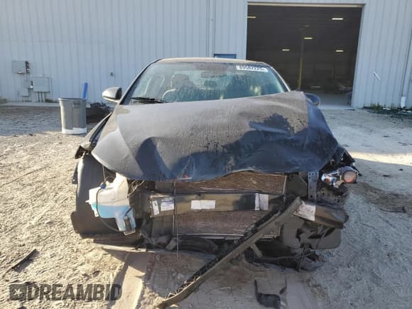 ✅ 2018 Hyundai Elantra SEL • VIN: 5NPD84LF4JH375623 • Lot: 89582225. Wystawiony na Copart z przebiegiem 101 981 mil. Bezpłatny archiwum sprzedaży aukcyjnych z USA i szczegółowy raport historii pojazdu na DreamBid. Zdjęcie 5.