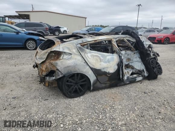 ✅ 2016 Hyundai Veloster • VIN: KMHTC6AD4GU265849 • Лот: 77399884. Опубликован ранее на Copart с пробегом Не указан. Бесплатный доступ к архиву аукционных продаж из США и подробный отчёт об истории автомобиля на DreamBid. Изображение 3.