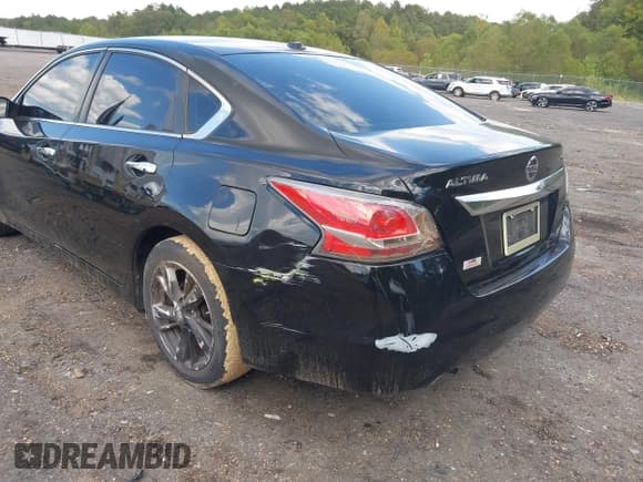 ✅ 2015 Nissan Altima SV • VIN: 1N4AL3AP6FC116213 • Lot: 43255719. Wystawiony na IAAI z przebiegiem 187 214 mil. Bezpłatny archiwum sprzedaży aukcyjnych z USA i szczegółowy raport historii pojazdu na DreamBid. Zdjęcie 6.