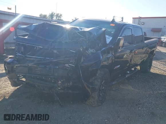 ✅ 2018 Chevrolet Silverado 2500HD LTZ • VIN: 1GC1KWEY1JF291090 • Lot: 43585181. Wystawiony na IAAI z przebiegiem 127 770 mil. Bezpłatny archiwum sprzedaży aukcyjnych z USA i szczegółowy raport historii pojazdu na DreamBid. Zdjęcie 2.