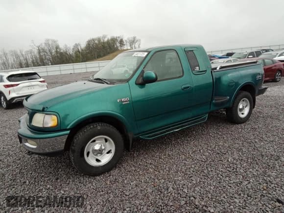 ✅ 1998 Ford F-150 XL • VIN: 1FTZX08W3WKA23376 • Лот: 54631725. Опубликован ранее на Copart с пробегом 137 896 миль. Бесплатный доступ к архиву аукционных продаж из США и подробный отчёт об истории автомобиля на DreamBid. Изображение 1.