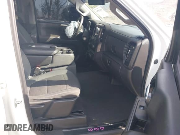 ✅ 2021 Chevrolet Silverado 1500 Custom • VIN: 3GCUYBEF9MG324357 • Lot: 43618707. Wystawiony na IAAI z przebiegiem 37 043 mil. Bezpłatny archiwum sprzedaży aukcyjnych z USA i szczegółowy raport historii pojazdu na DreamBid. Zdjęcie 5.