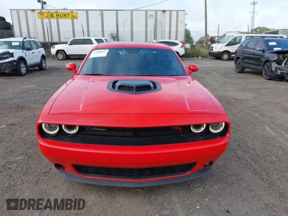 ✅ 2015 Dodge Challenger R/T • VIN: 2C3CDZAT9FH914013 • Lot: 43288641. Wystawiony na IAAI z przebiegiem 61 922 mil. Bezpłatny archiwum sprzedaży aukcyjnych z USA i szczegółowy raport historii pojazdu na DreamBid. Zdjęcie 12.