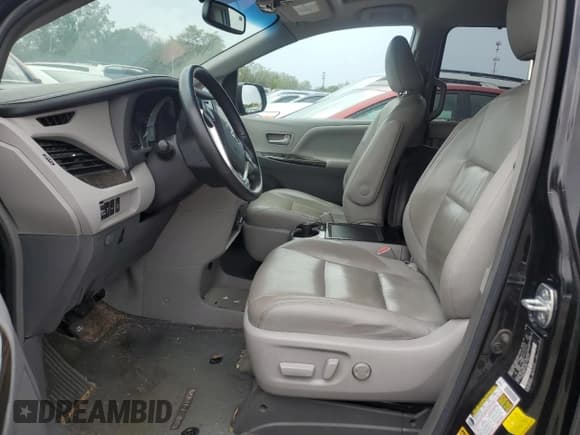✅ 2015 Toyota Sienna Limited • VIN: 5TDDK3DC0FS112580 • Lot: 81331865. Listed on Copart with 91,132 mi. Free auction sales archive from the USA and detailed vehicle history report at DreamBid. Image 7.